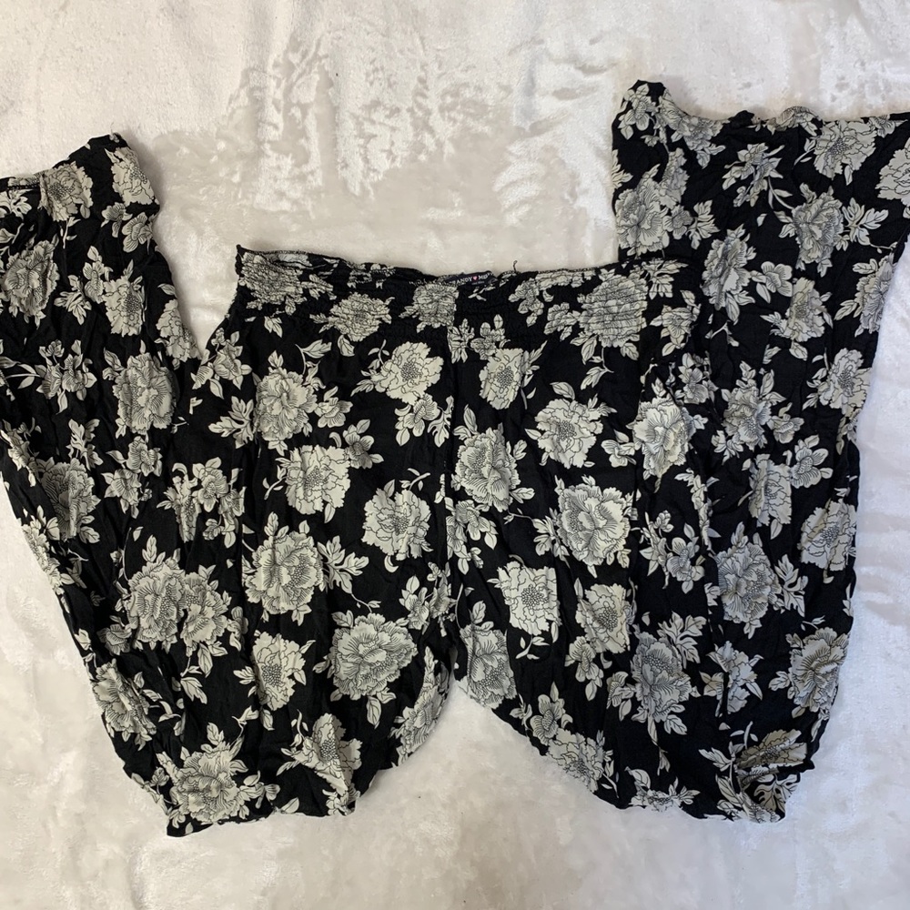 Brandy Melville Loose Pants